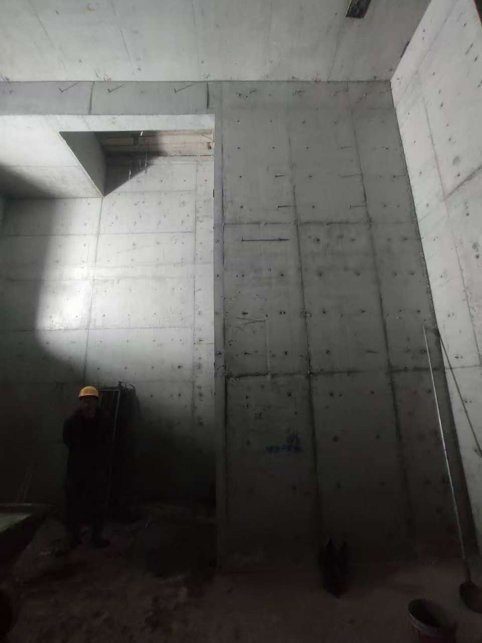 山东墙上开槽钢筋断了有影响吗